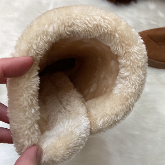 Cute tan UG style boots in size M (7/8) - Picture 3 of 6